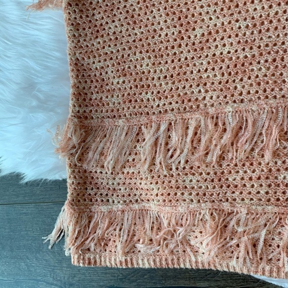 White House Black Market WHBM Boho Fringe Sleeveless Poncho Pullover Sweater L - Picture 3 of 8